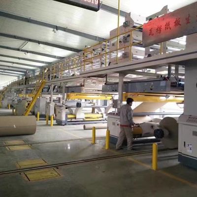 สายการผลิตกระดาษแข็ง 200 ม. / นาทีโรงงานผลิตลูกฟูกอัตโนมัติ 5 ชั้น